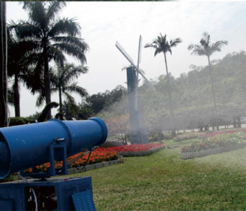 風(fēng)送式遠(yuǎn)程噴霧機(jī)實(shí)景圖 風(fēng)送式遠(yuǎn)程噴霧機(jī)實(shí)景圖